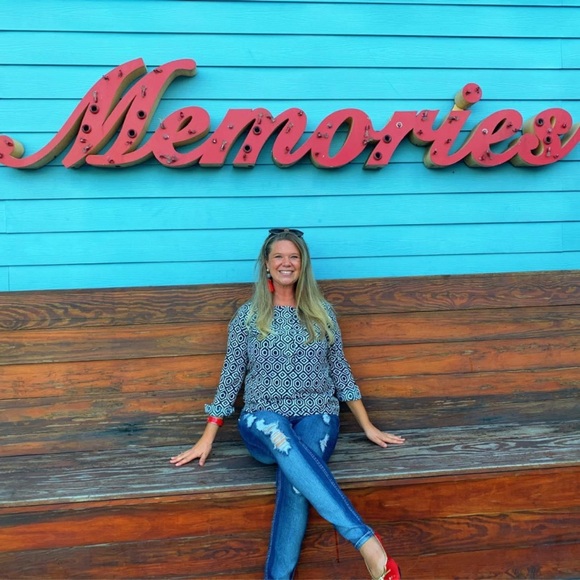 Like This Listing To Know When I Go Live Silent Share Show - Picture 6 of 13